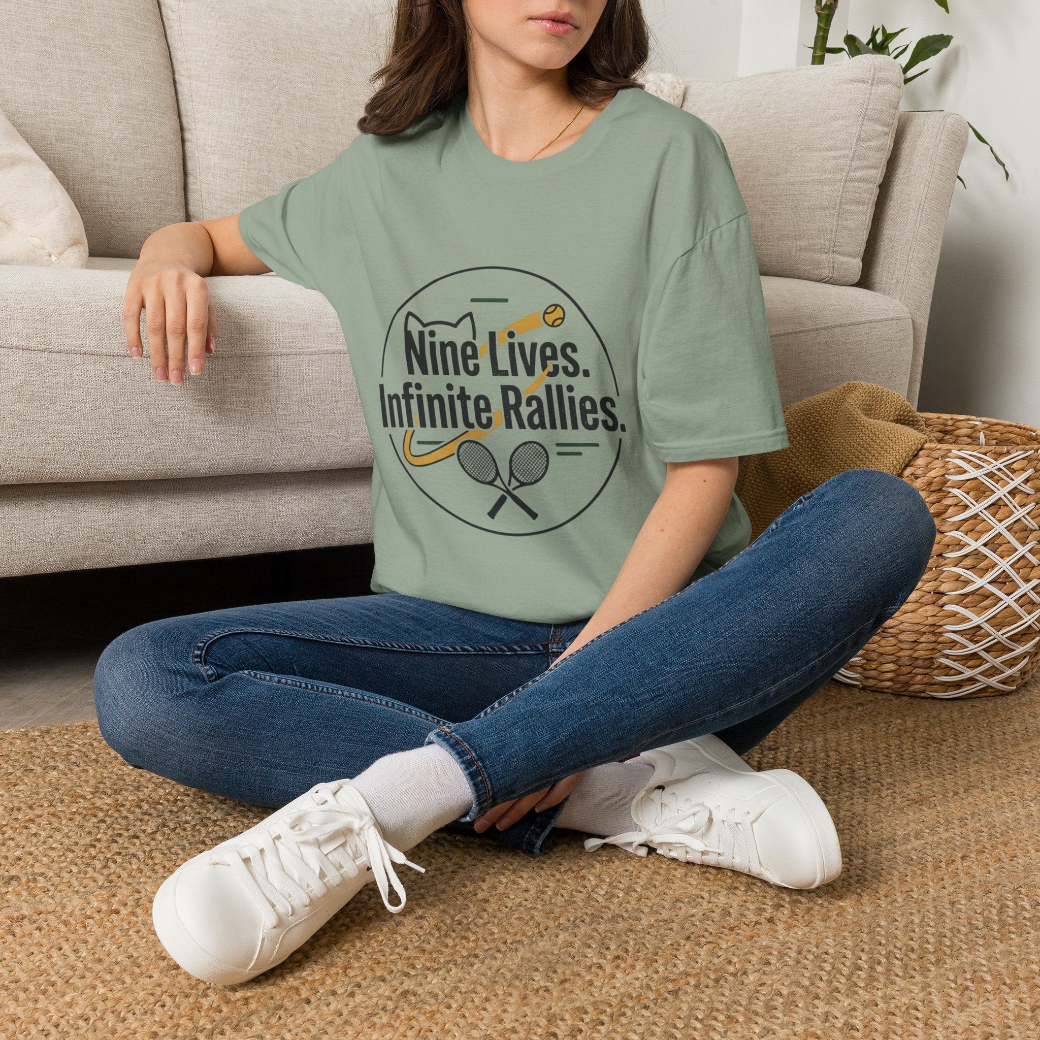 T-shirt Cat & Racket Graphic